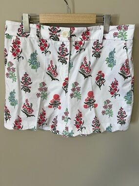 Talbots Women’s Floral White Cotton Scalloped Hem Shorts Mid Rise Chino Size 12P